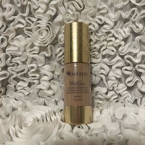 BNWT!Senegence color correcting tinted moisturizer- Light plus free makeup bag🖤💝